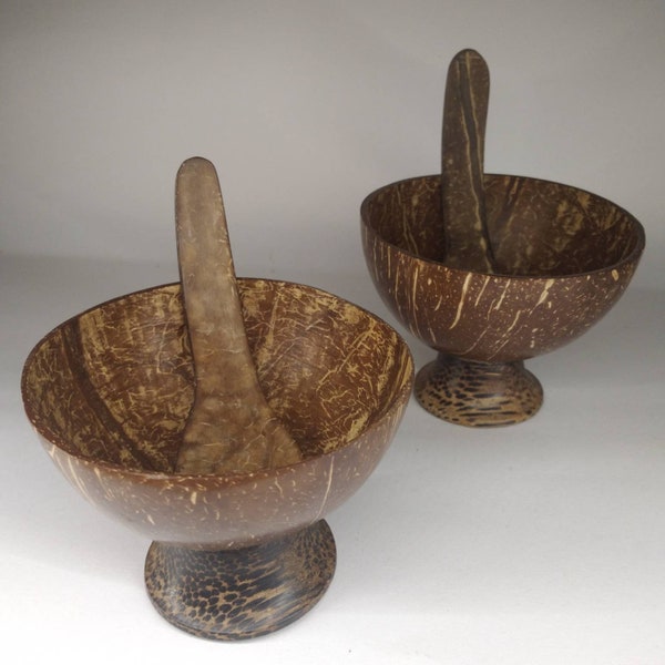 coconut shell desert cup,palam wood foot,100% Hande made,coconut shell ice cream cup,coconut shell salad cup, with coconut shell spoon.