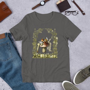 Pilzfee-Shirt, Cottagecore-Fairycore-T-Shirt, Waldhexen-Kleidung, Vintage-Shirt mit botanischen Motiven, Goblincore-Naturgeschenk, Feen-Ästhetik Asphalt