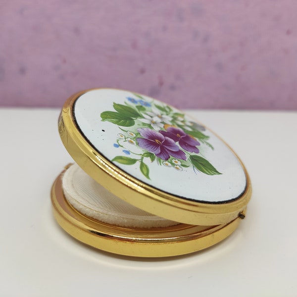 Vintage compact powder case with mirror