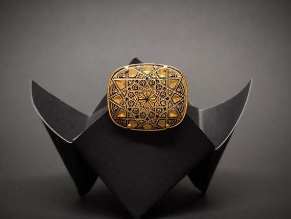 Rectangular brooch with damascene arabesque drawi… - image 1