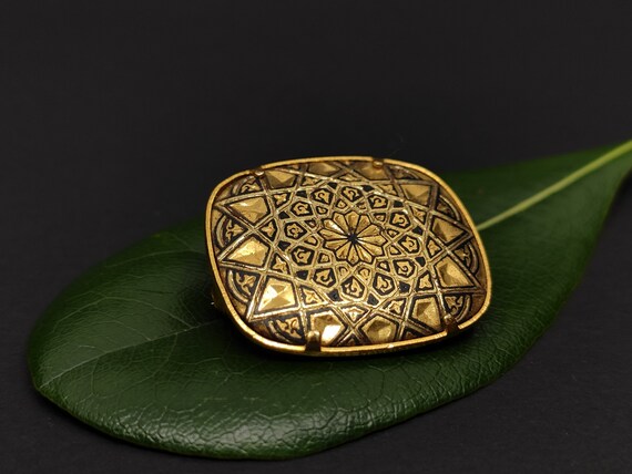 Rectangular brooch with damascene arabesque drawi… - image 2
