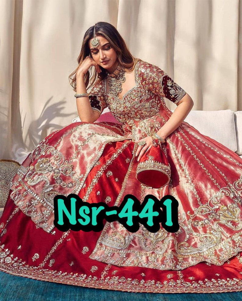 Attractive Taffeta Silk And Heavy Net Gown With Embroidery /& Diamond Work For Women