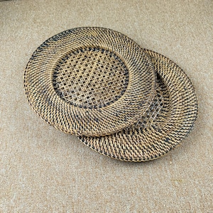 Set of 3 Dark Brown Rattan Charger Plates - 33cm Natural Handwoven Placemats with Side-Direction Weave Edges