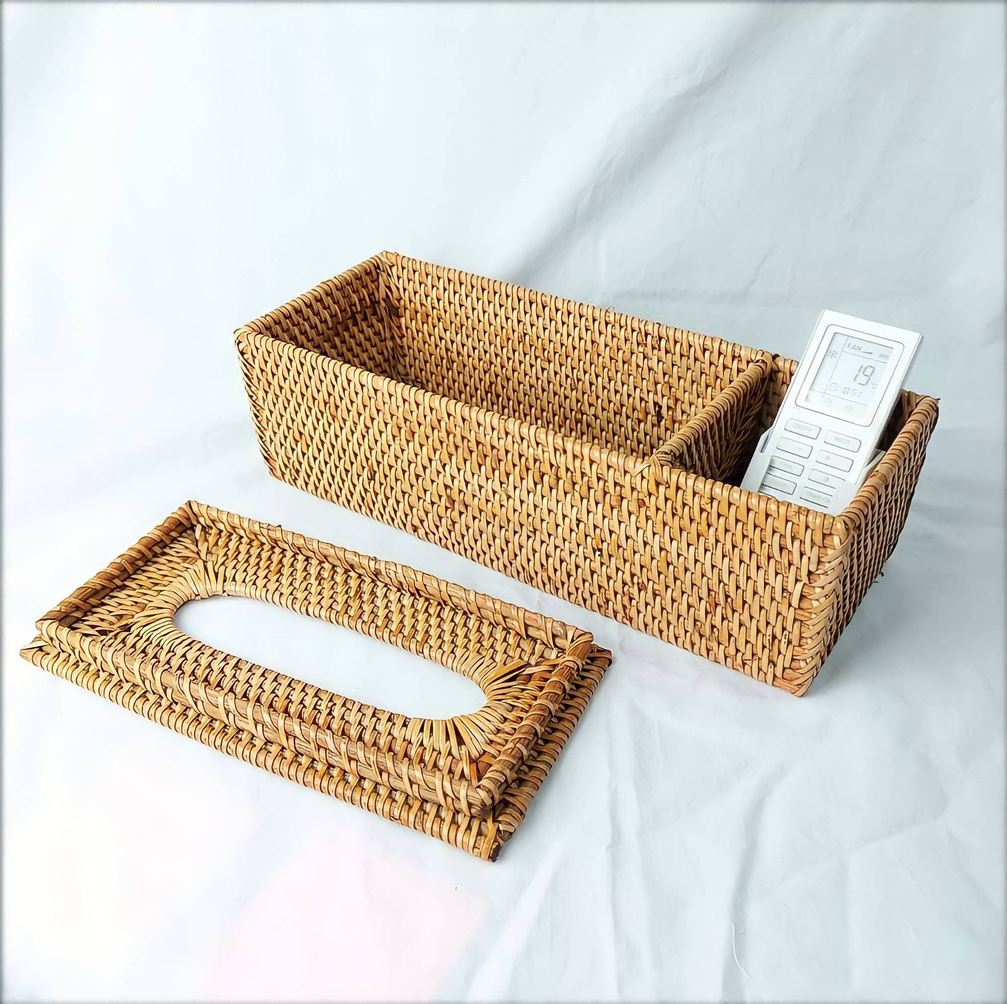 Cubierta de la caja del tejido del ratán con el soporte | Etsy