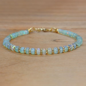 Pulsera de cuentas delicadas de piedra preciosa de ópalo verde fuego, joyería de oro con piedra preciosa de ópalo etíope natural, pulsera con piedra natal de octubre, regalo para ella