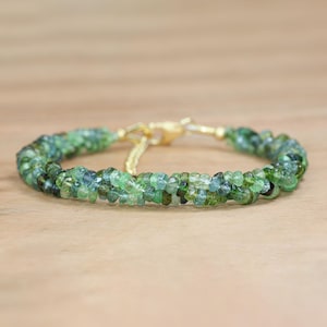 Pulsera de cuentas de piedras preciosas de turmalina verde natural, pulsera de cuentas de turmalina genuina, pulsera hecha a mano, regalo de pulsera delicada