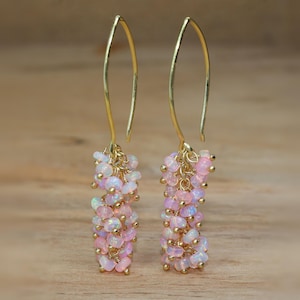 Echte rosa Opal Perlen Ohrring, äthiopische Opal Perlen Cluster Ohrring, Opal handgemachte Baumeln Ohrringe für Frauen, Oktober Birthstone Ohrring