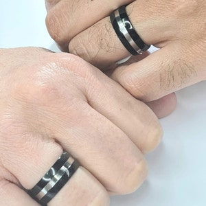 OFFER - Pack of 2 silver and black steel wedding rings, 6mm wide. FREE ENGRAVING. Engagement, wedding, couples, gift.