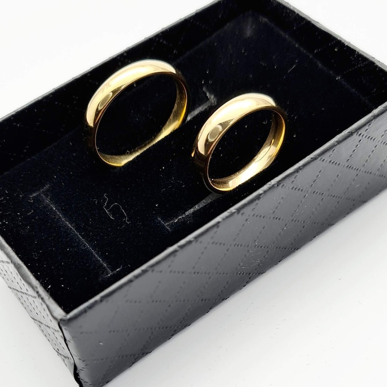 OFFRE Pack de 2 alliances en acier inoxydable doré de 4 mm de large. GRAVURE GRATUITE. fiançailles, mariage, couples, cadeau. image 8