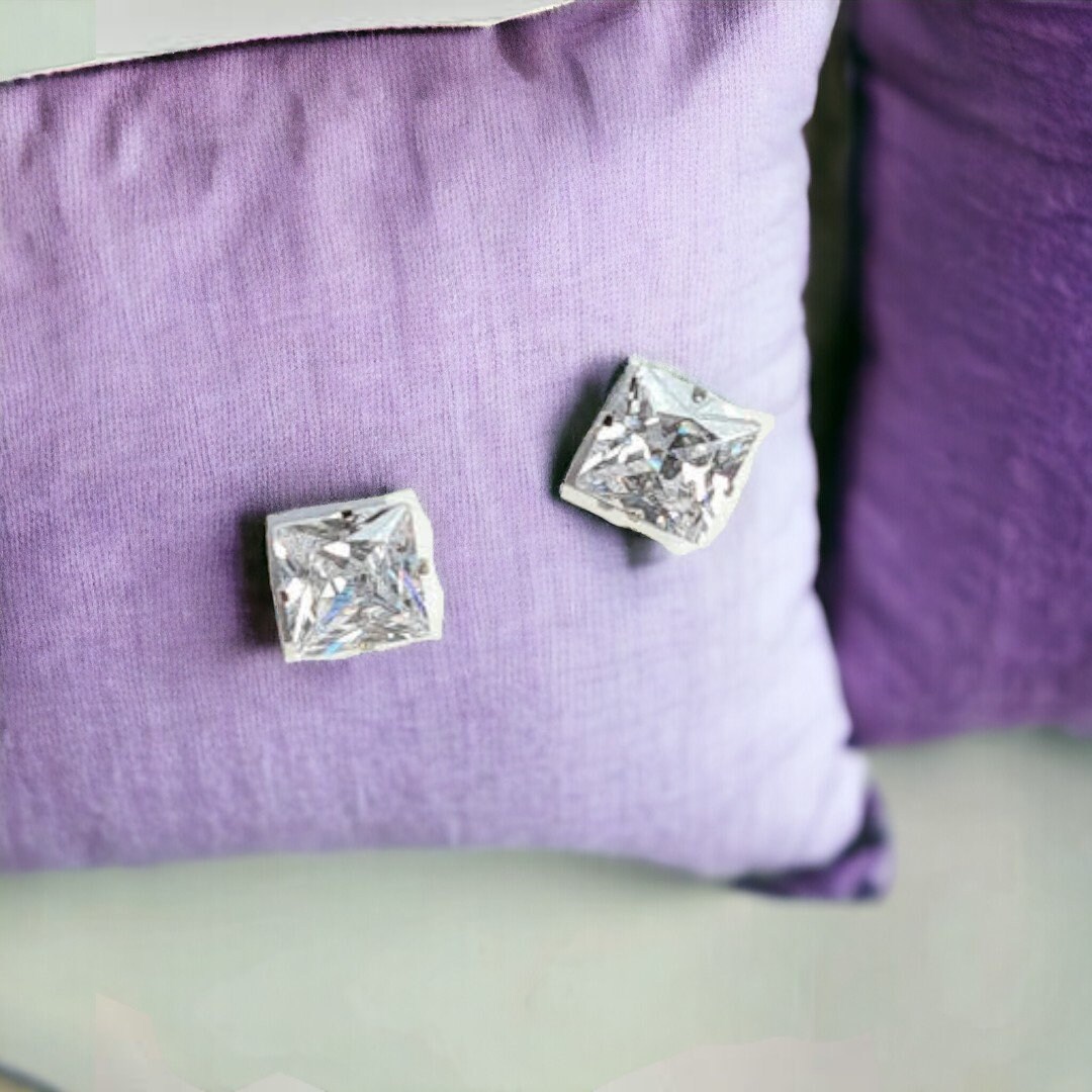 Orecchini da uomo, orecchini da uomo con diamanti taglio principessa in argento 925, orecchini da uomo, orecchini con diamanti, gioielli da uomo - Di Twistedpendant - Italia