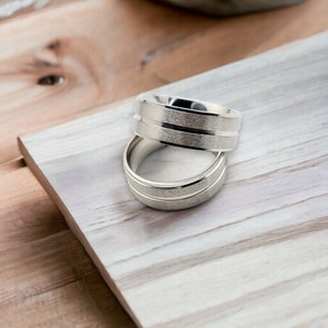 OFFER - Pack of 2 stainless steel alliances 8mm wide. FREE ENGRAVING. engagement, wedding, couples, gift.