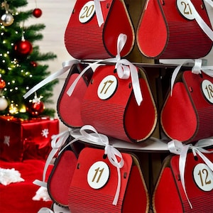 Caixa de calendário do advento de madeira feita à mão: lembrança de Natal recarregável