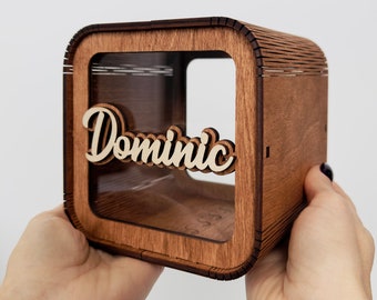 Personalisierte Sparschwein, Kinderbank, Spardose Name Sparschwein, Holzgeld Box, Geschenke für Kinder, Baby-Geburtstagsgeschenk, kundenspezifisches hölzernes Glas