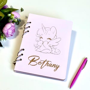 Cuaderno de madera grabado, diario personalizado, regalo para ella, diario de madera, regalo de cumpleaños considerado, diario de madera hecho a mano