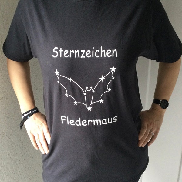 T-Shirt „Sternzeichen Fledermaus“