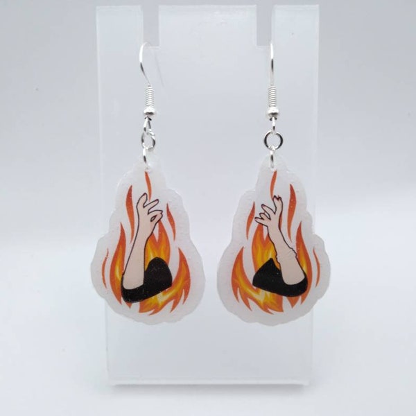 Boucles d'oreilles Clue 1985, Des flammes sur le côté de mon visage, Mme White