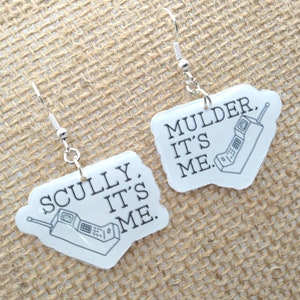 X files earrings, scully and Mulder, FBI, x files tv show