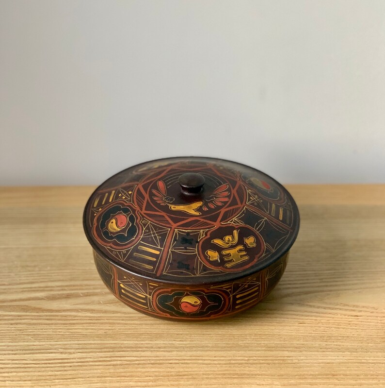 Vintage Japanese lacquered bowl with lid. Red Yellow and Gold Etsy