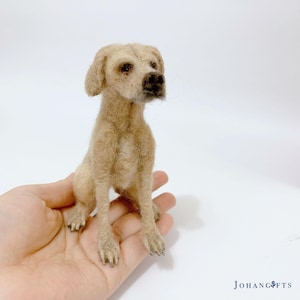 Needle Felted Sitting Yellow Labrador Dog Wool Sculpture, Handmade Labrador Retriever Figurine, Pet Memorial Gift, Dog Lover Collectible