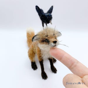 Needle Felted Red Fox and Crow Wool Sculpture - Handmade Cute Whimsical Forest Animal Gift for Nature Lover, One-of-a kind Art