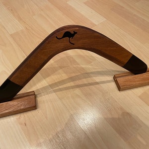 BOOMRANGS FLEXI Boomerang stand made from solid oak to fit any size Boomerang up to 26in (Boomerang not included)
