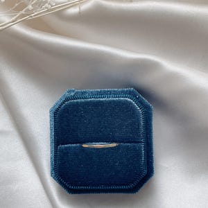 Dainty Hammered ring band