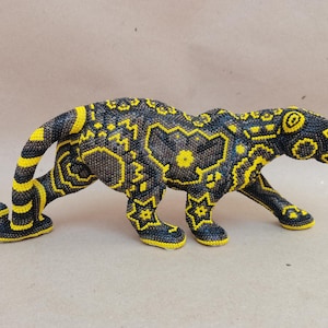 Huichol Art : &quot;Small Jaguar VI&quot;