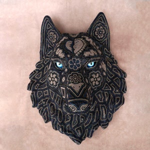 Huichol Art &quot;Blue Eyes Wolf&quot;
