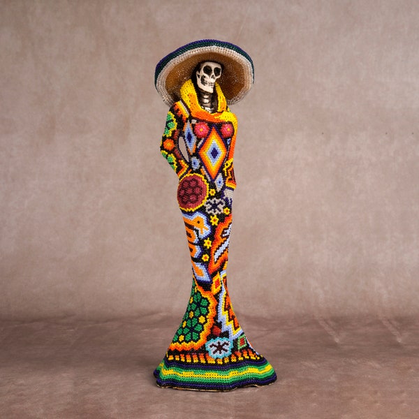 Huichol Art « Katrina Queen I » - Beads katrina - Authentic Katrina - Minimal Handcrafted Katrina - Native Mexican Art - Wixarika Handcraft