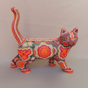 Huichol Art: &quot;Mit Shu Cat&quot;