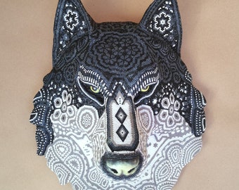 Huichol Art : "Black&White WOLF"