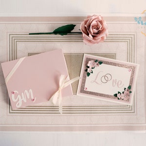 Biglietto d'auguri per matrimonio racchiuso in uno scrigno d'amore