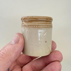 An Antique Salt Glazed Miniature Stoneware Pot C.1864-1880. made in London by Bailey & Co, Fulham, preowned used for small potted food items