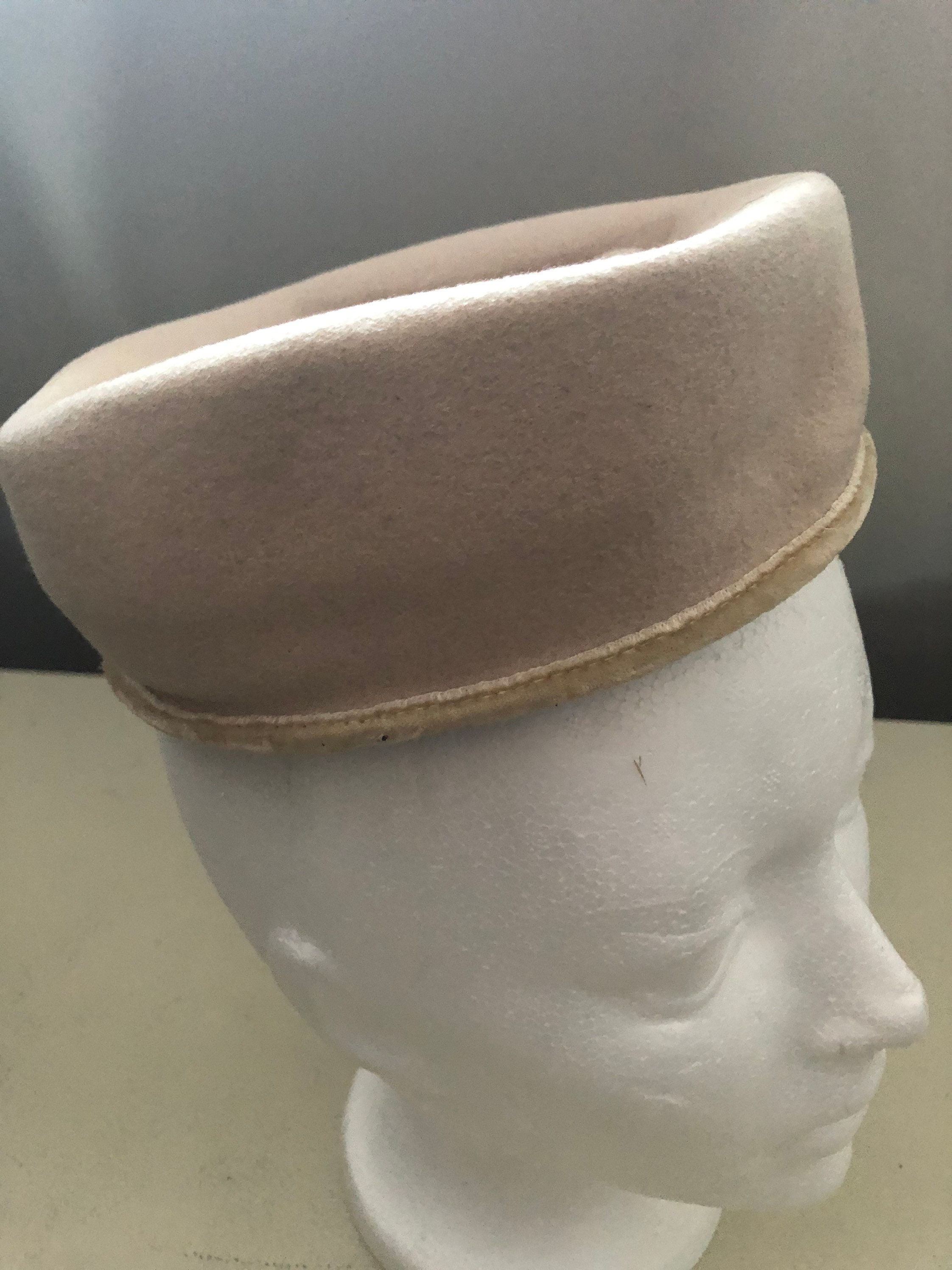 Vintage Hubbard Felt‎ Pill Box Hat Canada Handmade Vintage Pill Box Felt Hat Made in Canada C 1950s an Original  main image 3