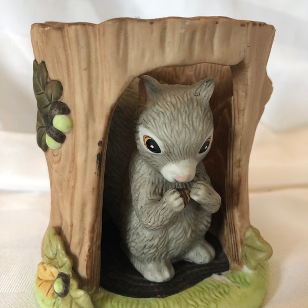 Vintage d 1984 Franklin hand painted fine  Porcelain, Woodland Surprises, “Squirrel “ preowned in excellent condition.