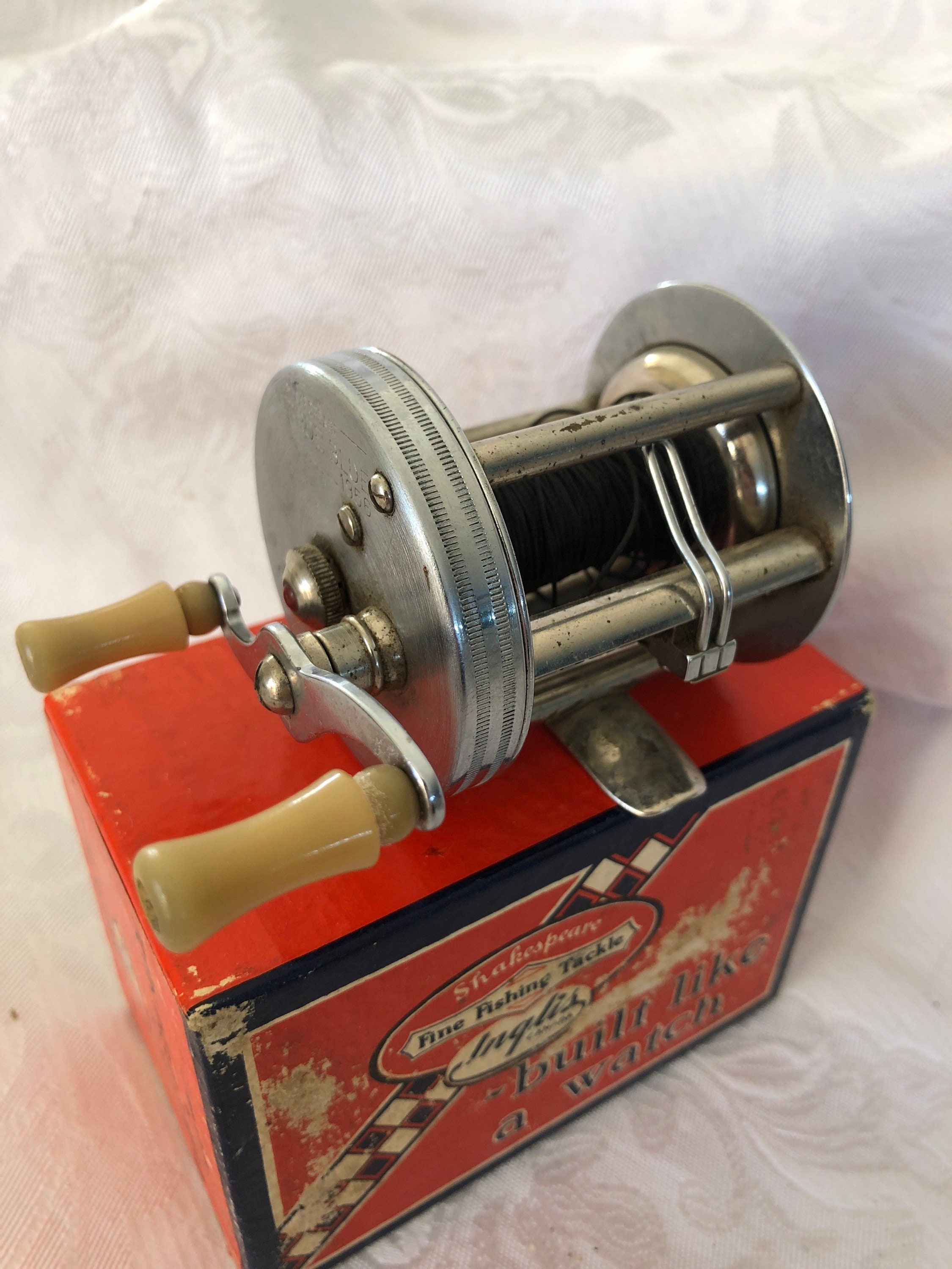 Moulinet de pêche vintage Shakespeare vrai bleu 1956 modèle fe