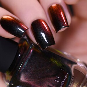 Eclipse - Black-to-Red Ultra Chrome Nail Polish
