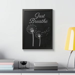 Poster motivazionale incorniciato: Mindfulness Wall Art - &#39;Just Breathe&#39;