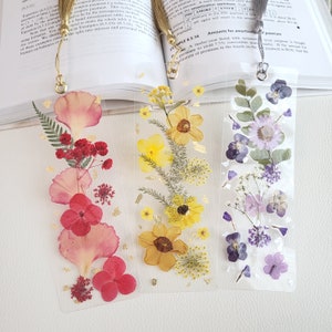 Customized Bookmark, Pressed Flower Bookmark Personalized, Laminated Floral Bookmark for Women, Birth Flower Bookmark for Book Lovers Gift