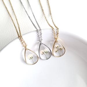 Baby&#39;s Breath Flower Necklace, Multiple Miscarriage Gift, Infant Loss, Baby loss Gift, Memorial Gift for Loss, Sympathy Gift, Pregnancy Loss