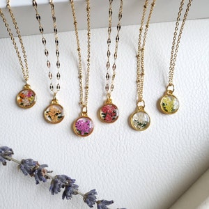 Pressed Flower Necklace, Unique Gifts, Real Flower Jewelry Gift for Her, Mothers Day Gift, Graduation Gift, Bridal Shower Gift for Wedding
