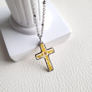 Senapsfröhalsband, korshalsband för kvinnor, unik present till henne, kristen smyckespresent, konfirmationspresent, julklapp, mors dag-present bild 5