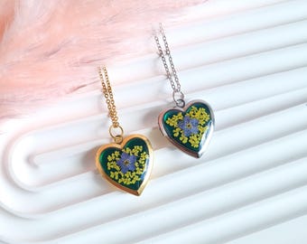 Pressed Flower Photo Locket Necklace Real Botanical Resin Jewelry Floral Picture Locket Keepsake Gift for Her Memory Necklace