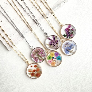 Handmade Pressed Flower Resin Necklace: Real Dried Flower Pendant