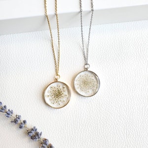 Queen Annes Lace Necklace | Pressed Flower Necklac | Bridesmaid Resin Jewelry, | Resin Pendant | Mothers Day Gift for Mom | Unique Gift