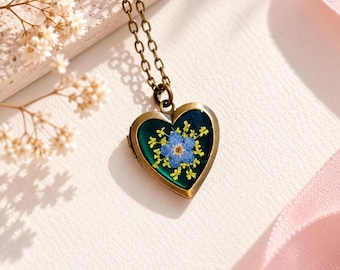 Personalized Forget Me Not Photo Locket, Pressed Flower Heart Necklace, Keepsake Gift for Mom