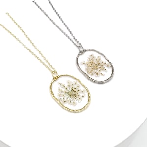 Queen Anne&#39;s Lace Necklace, Pressed Flower Necklace, Resin Jewelry, Birthday Gift for Her, Christmas Gift for Women, Graduation Gift, Nature