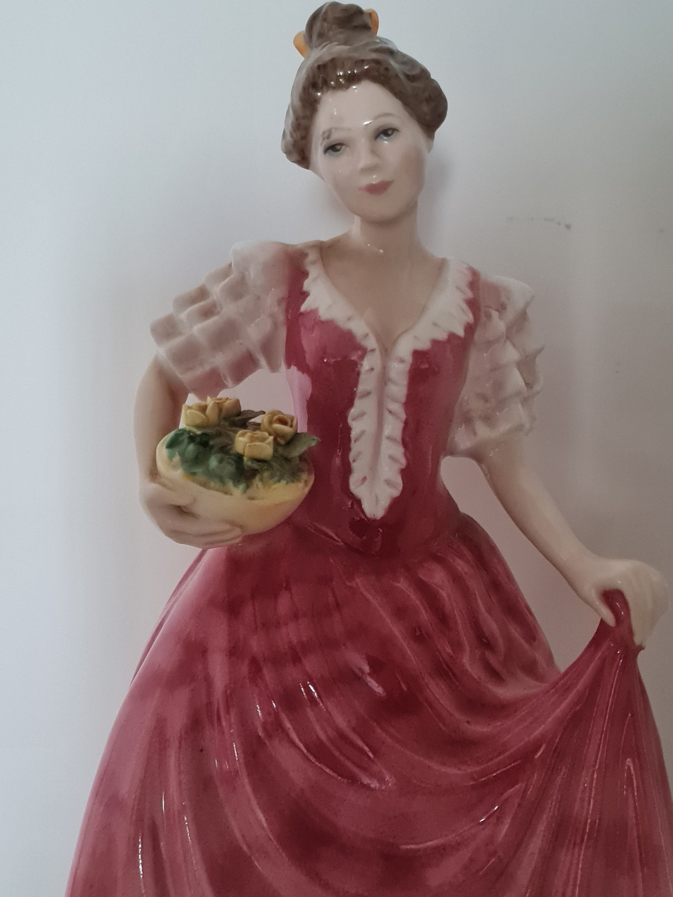 Royal Doulton Figurine 'miss Kay' HN3659 Bone China Lady
