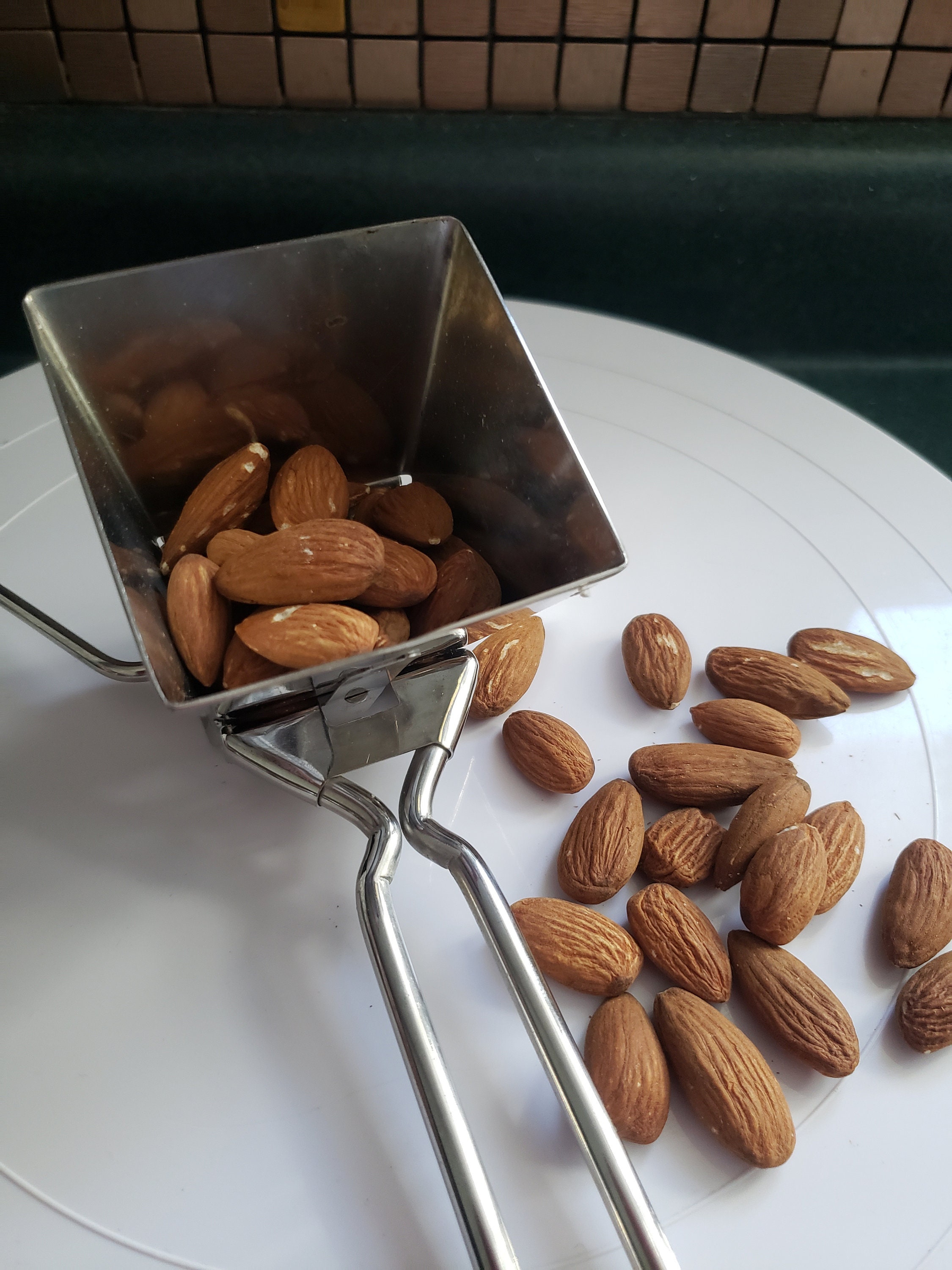Hand Crank Nut Grinder, Manual Nut Chopper Labor Saving For Lmonds