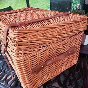 Wicker PICNIC Basket image 9